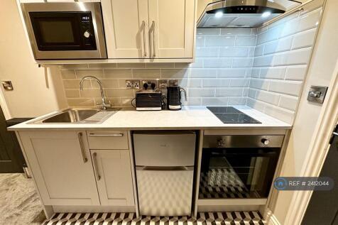 Studio Kitchen