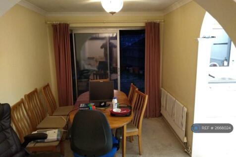 Shared Dining Area With Access To Garden