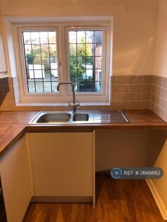 Kitchen With Space For Washing Machine