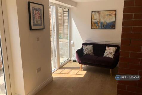 Flat 2: 3 Bed