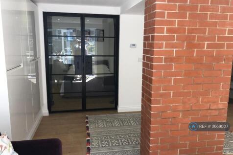 Flat 2: 3 Bed