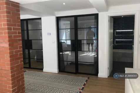 Flat 2: 3 Bed