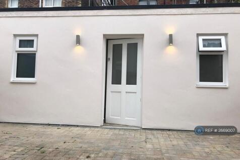 Flat 2: 3 Bed Annex