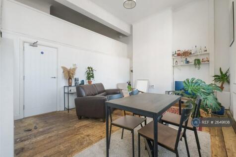 Lounge 1