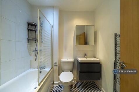 1 Of 4 Bathrooms - Main Bathroom