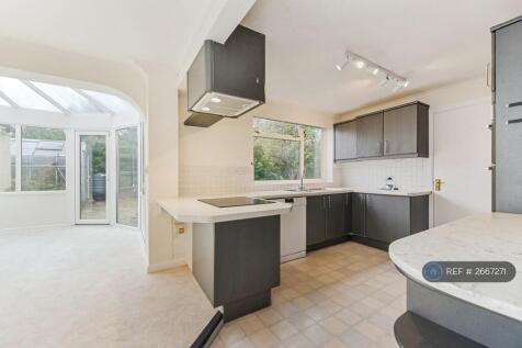 Kitchen & Breakfast Room