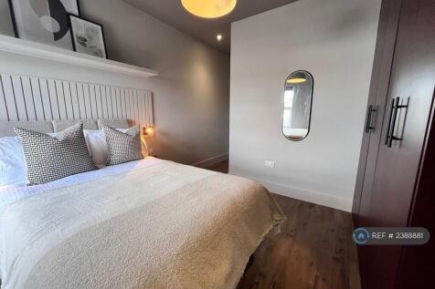 Room4