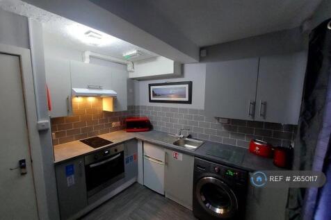 Fully Fitted Kitchen