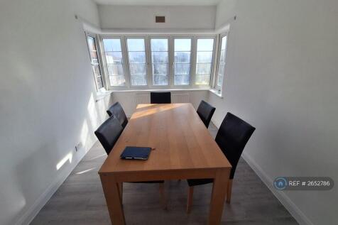 3rd Bedroom/Dining Room