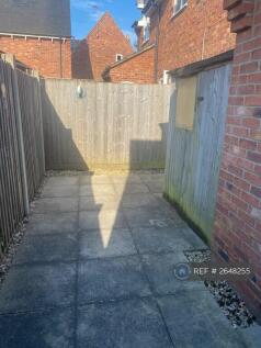 Enclosed Patio Garden 