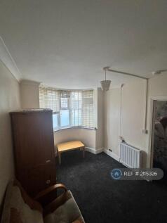 1st Bedroom To Rent 