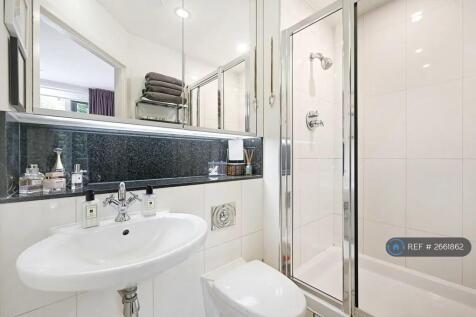 En-Suite Bathroom, Commodore House, Sw18