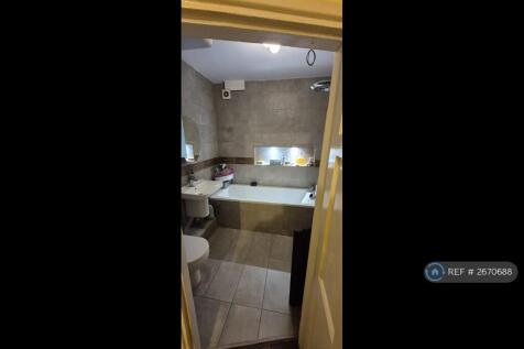 Bath And Wet Room (Ground Floor)
