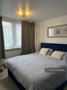 Master Bedroom With Super King Size Bed