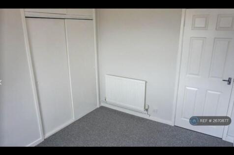 Bedroom 2 (2)