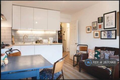 Lounge & Kitchen