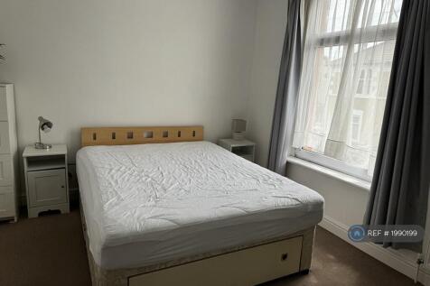 Master Bedroom Front Upstairs