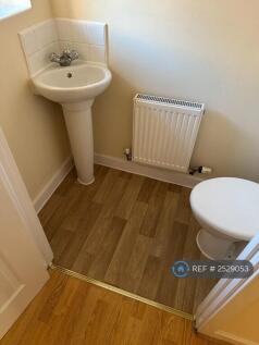 Downstairs Cloakroom/Wc