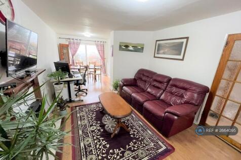 Living Room / Dining