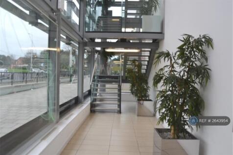 Communal Lobby / Lift Area