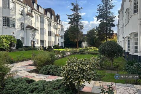 Exterior & Communal Gardens