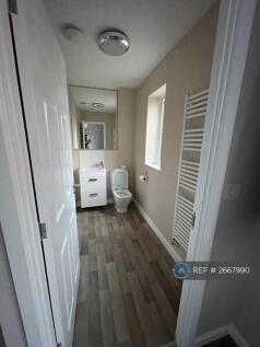 Master Bedroom Ensuite (And Shower)