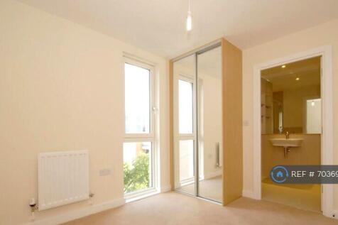 Master Ensuite And Built In Wardrobes