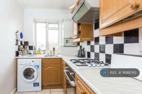 Fully Fitted Kitchen