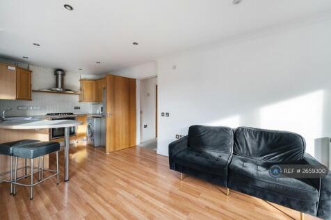 Living Room / Kitchen