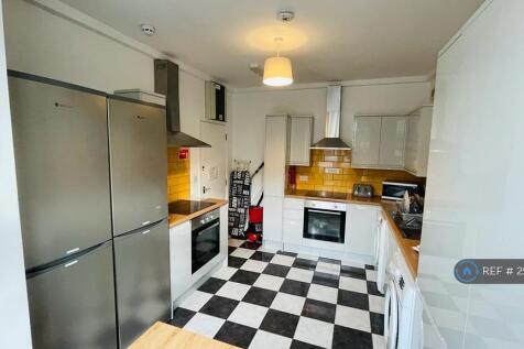 Shared Kitchen/Breakfast Room