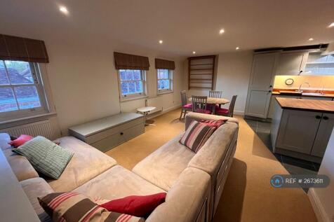 Lounge And Dining Area 3rd View