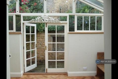 Conservatory To Private Gardens (5m x 5m)