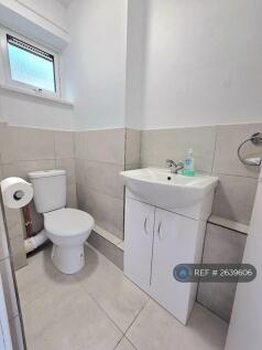 Downstairs Toilet (Ground Floor)