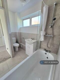 Main Bathroom Upstairs
