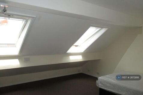  Top Floor Room  Full Length Of The House