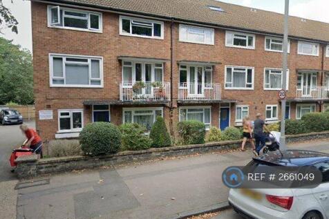 2 Bed Flat In Surbiton