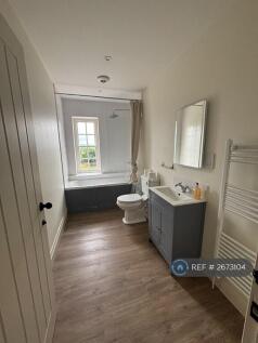 Top Lodge Family Bathroom