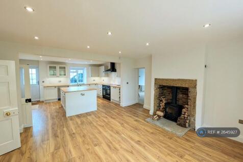 Kitchen &amp; Dining Area