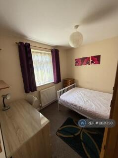 Second Floor Rear Double Bedroom 