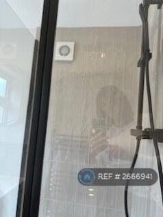 Generic Ensuite Shower