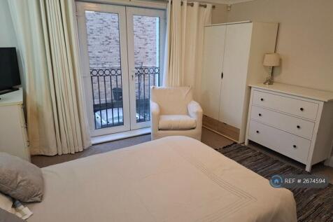 Large Double Furnished Room