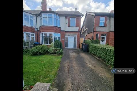 Front Of House With Parking