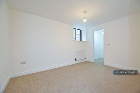 Bed One With Walk In Robe