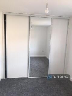 Built In Wardrobes In Bedroom 2