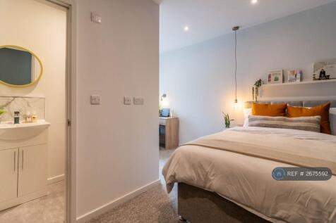 Large, Spacious Double Room