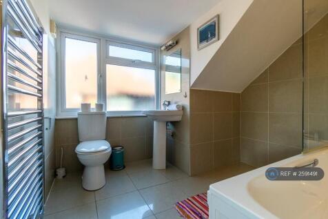 Bathroom With Bath/Shower Toilet