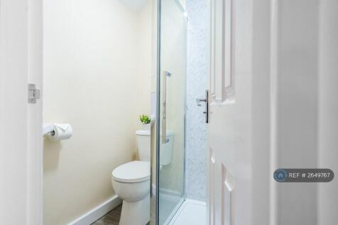 Ensuite Br 3 - Hosted By Be More Homely