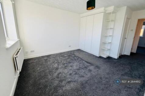 Master Bedroom Fitted Wardrobes