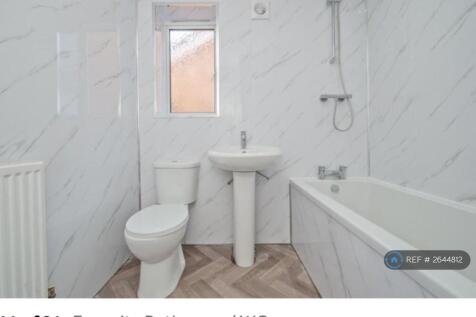 Ensuite Bathroom With Master Bedroom