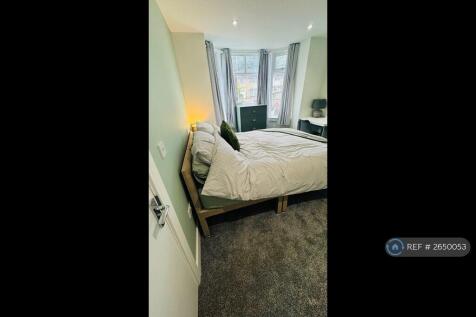 Bedroom 1 - Couples Double Room